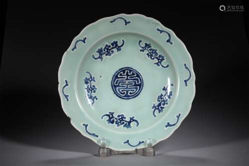 A QING DYNASTY YELLOWISH PEA GREEN GLAZE “TRADITIONAL  FIVE ...