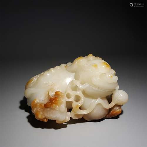 A HETIAN JADE BEAST OF MOTHER AND SON