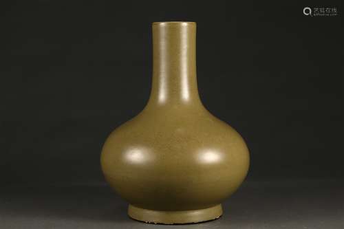 A TEA-DUST GLAZE GALLIPOT BOTTLE