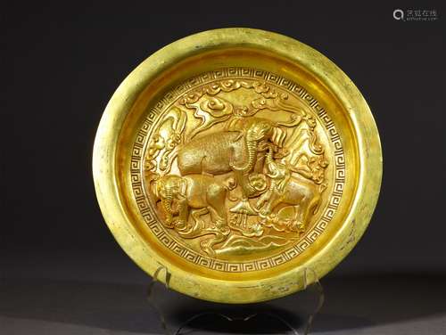 A MING DYNASTY SILVER  GILDING ELEPHANT PLATE