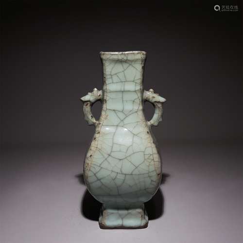 A MING DYNASTY GUAN GLAZE SQUARE DOUBLE EARS BOTTLE