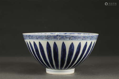 A BLUE AND WHITE FLOWER AND FRUIT BOWL