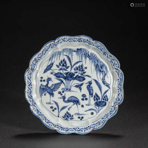 CHINESE BLUE AND WHITE FLOWER MOUTH DISH, YUAN DYNASTY