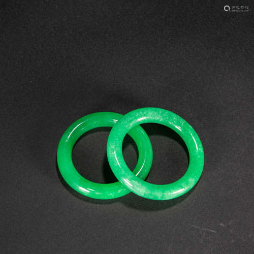 A PAIR OF CHINESE JADE CASSOCK RINGS, QING DYNASTY