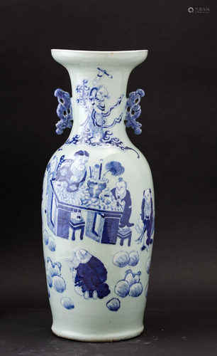 A porcelain vase, China, Qing Dynasty, 1800s, A