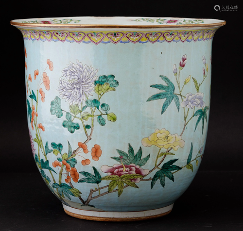 A porcelain cachepot, China, Qing Dynasty, A porcelain