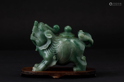 A jade vase, China, Qing Dynasty, 1800s, A jade vase,