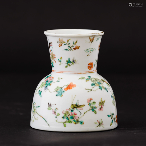 A porcelain inkwell, China, Qing Dynasty, 1800s, A