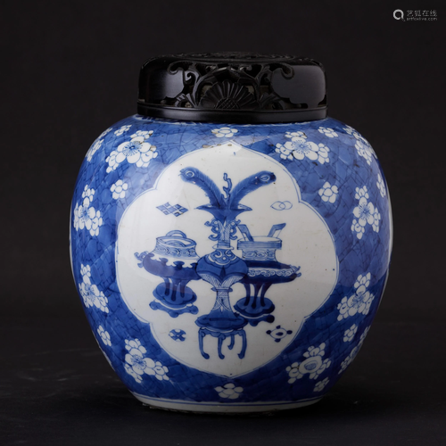 A porcelain potiche, China, Qing Dynasty, A porcelain