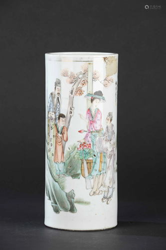 A porcelain vase, China, Qing Dynasty, 1800s, A