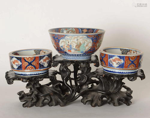 Three Imari porcelain bowls, Japan, Meiji period, Three