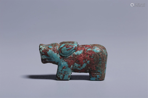 A BEAST SHAPED TURQUOISE CARVING