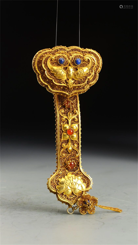 A HARD-STONES INLAID GILT SILVER RUYI DECORATION