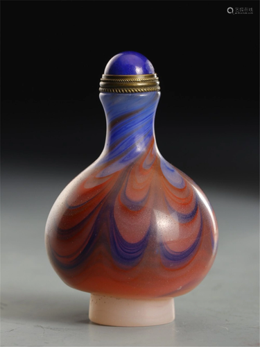 A POLYCHROME GLASS SNUFF BOTTLE