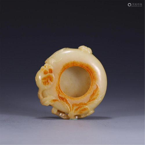 A CARVED POMEGRANATE JADE WATER POT