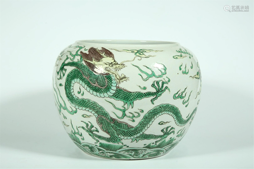 A WUCAI DRAGONS WATER POT