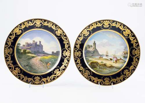 A fine pair of cabinet plates, 9 3/8 in. (24 cm)