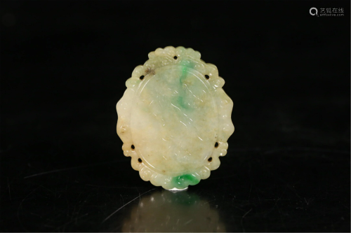 A JADEITE CARVED DOUBLE-GOURDS PENDANT