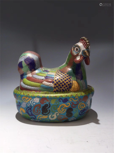 A ROOSTER SHAPE CLOISONNE ENAMEL BOX WITH CO…