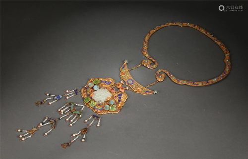A HARD-STONES INLAID GILT SILVER NECKLACE DECORATION