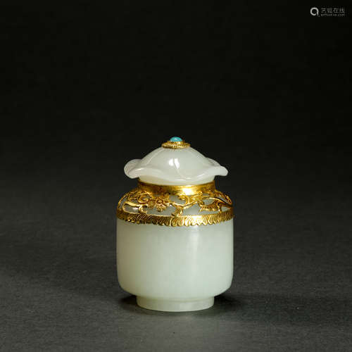 HeTian Jade Inlaying with Tophus Vase with Cap from Qing