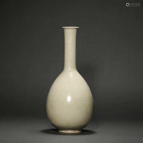 Ding Kiln Showing Vase from Song