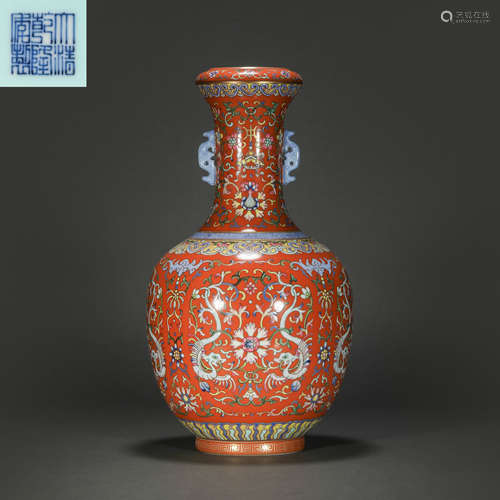 Colour Enameled Showing Vase with Dragon Grain from Qing