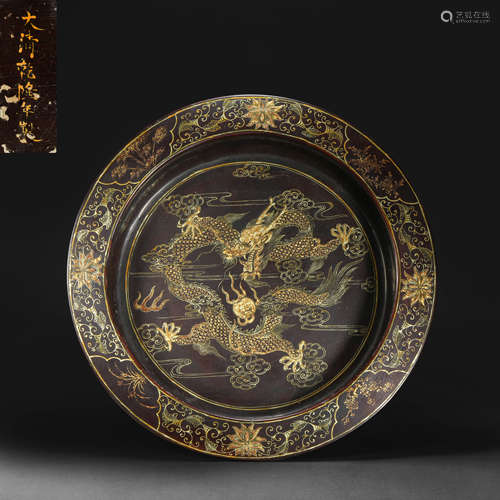 Lacquerware and Tracing Gold Container in Dragon Grain from ...