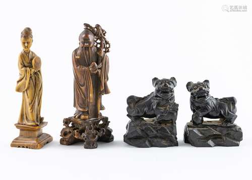 A pair of Chinese foo dogs, 6 1/2 x 3 x 2 in. (16.5 x 7.6 x ...