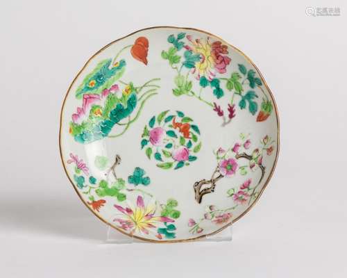 A famille rose decorated saucer dish, 5 3/4 in. (14.5 cm)