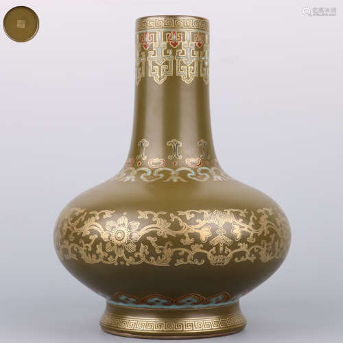 Tea-Dust Glaze Interlocking Lotus Vase