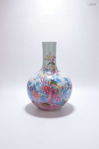 chinese famille rose porcelain globular vase