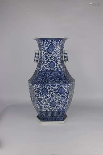 chinese blue and white porcelain handled vase