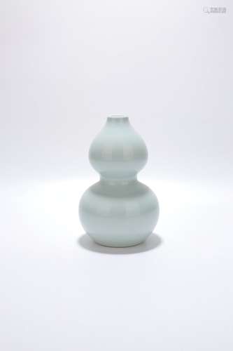 chinese celadon glazed porcelain double gourd vase