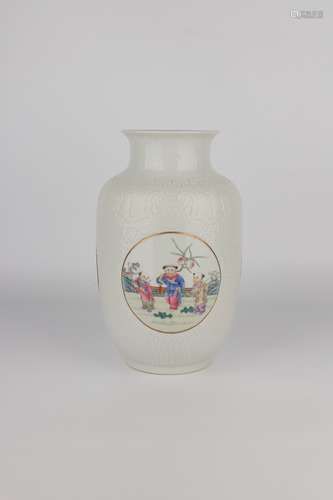 chinese famille rose porcelain vase