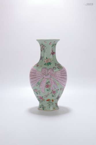 chinese famille rose porcelain vase