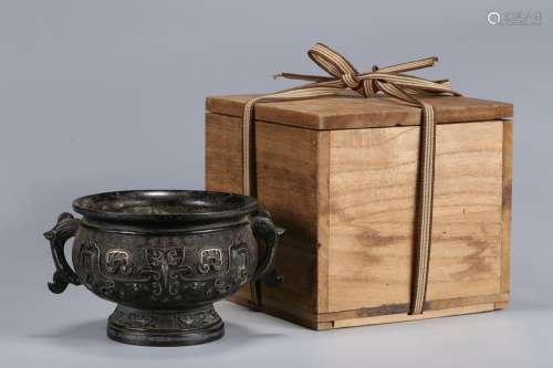 chinese bronze incense burner with wood box