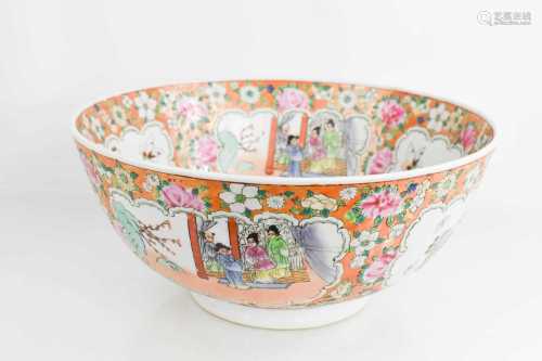 An early 20th century Chinese bowl, enamelled in polychrome ...