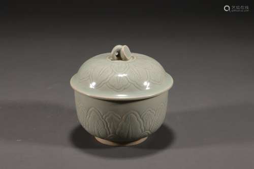 Chinese Yue Kiln Porcelain Powder Box