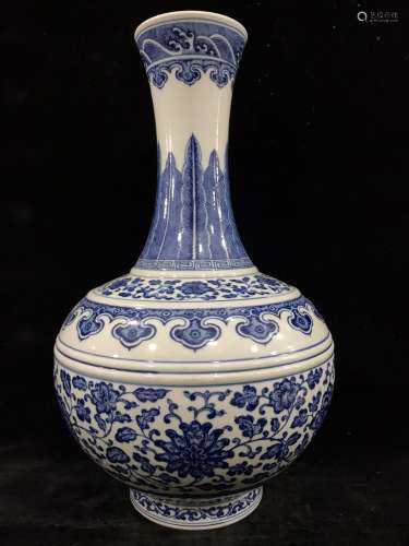 Chinese Qing Dynasty Tongzhi Blue And White Porcelain Bottle