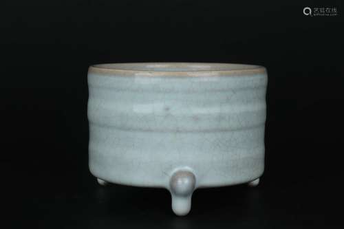 Chinese Jun Kiln Porcelain Tripod Furnace