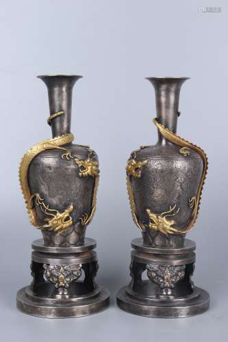 Chinese A Pair Of Silver Bottles Inlaid With Gold Dragon