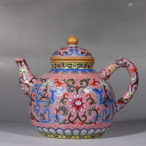 Chinese Qing Dynasty Qianlong Famille Rose Porcelain Pot