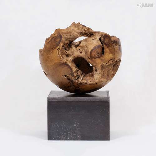 Peter Wagensonner (bei Landshut 1956). Hollow Sphere.