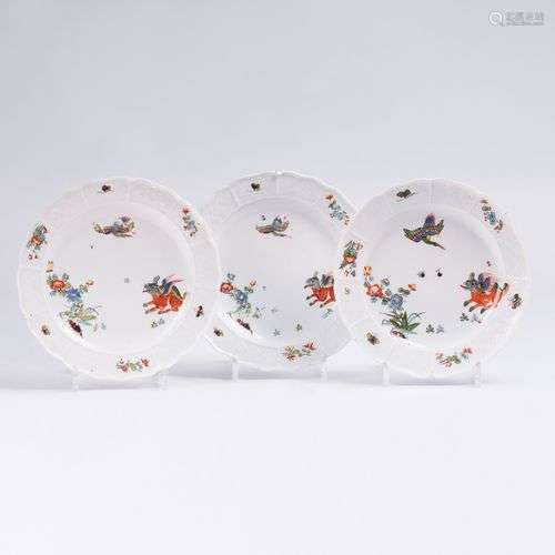 Set of 3 Plates with Ch'i-lin Decor.