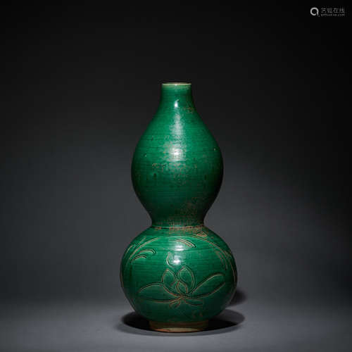 Green glazed gourd bottle in Song Dynasty