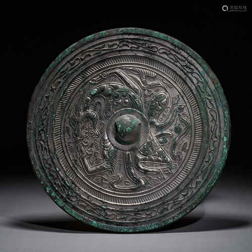 Warring States bronze dragon mirror