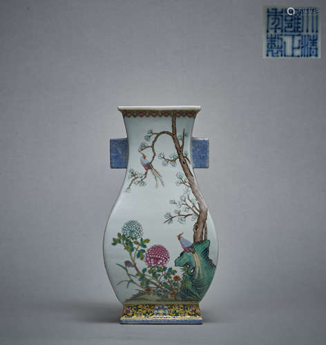 Qing Dynasty pastel binaural bottle