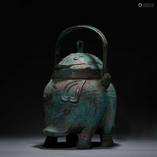 Ancient Chinese bronze wine vessels