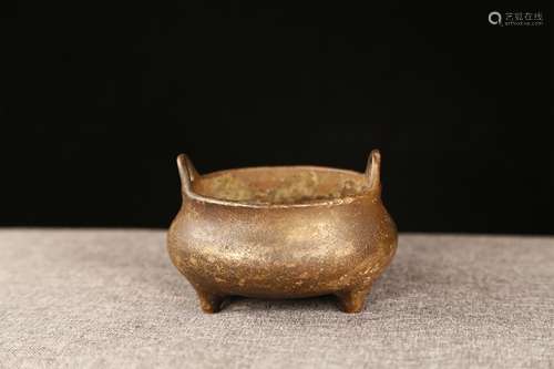 A MING DYNASTY XUANDE SOARING EARS INCENSE BURNER